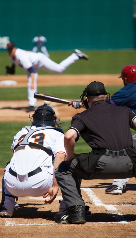 Atlanta Braves Dealing with Injuries, Austin Riley Out with Broken Hand